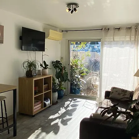 Clair, Climatisé Avec Jardin Et Parking *