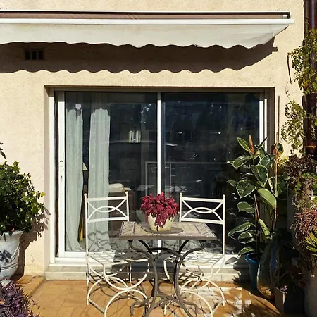Apartament Lumineux Climatise Petit Jardin Et Parking *