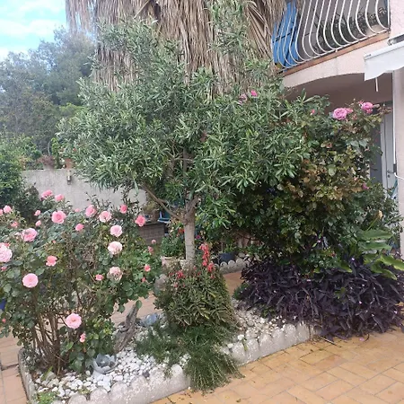 Apartmán Lumineux Climatise Petit Jardin Et Parking